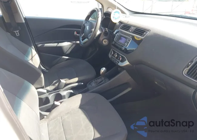 KNADM4A32G6699397: 42561813