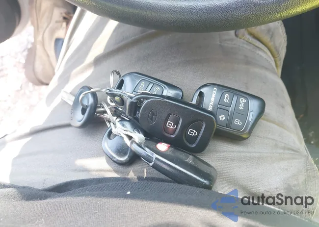 KM8JT3AB7DU563750: 42561136