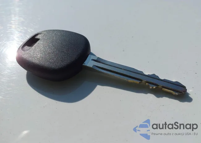 2T1BURHE2HC944143: 42561311