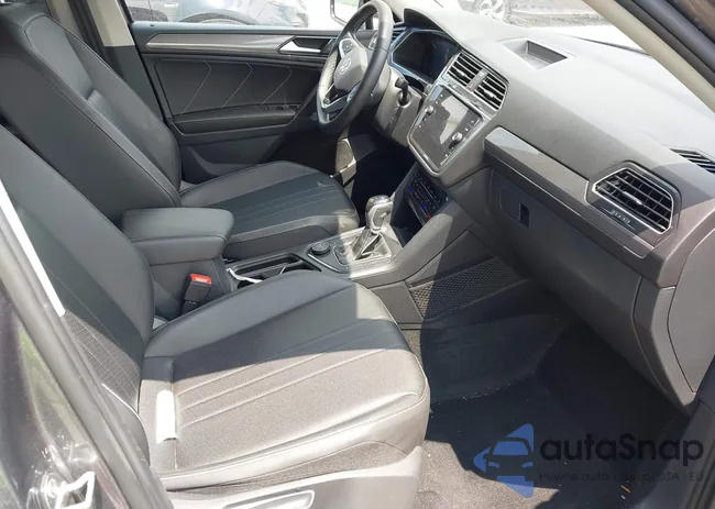 3VV2B7AX1PM033069: 42562623