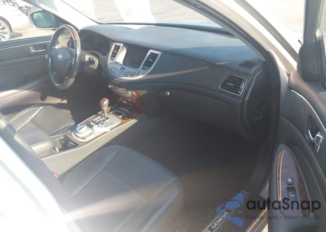 KMHGC4DF7BU120736: 42562184