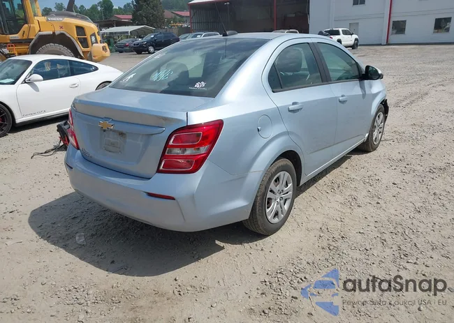 1G1JB5SH3H4131855: 42562340