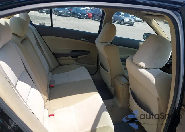 1HGCP2F3XAA143850: 42563676