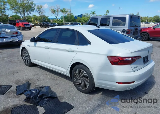 3VWE57BU2MM047028: 42563875