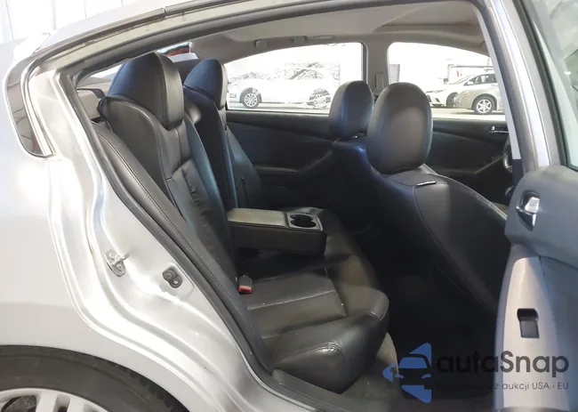 1N4AL2AP2BN452952: 42564123