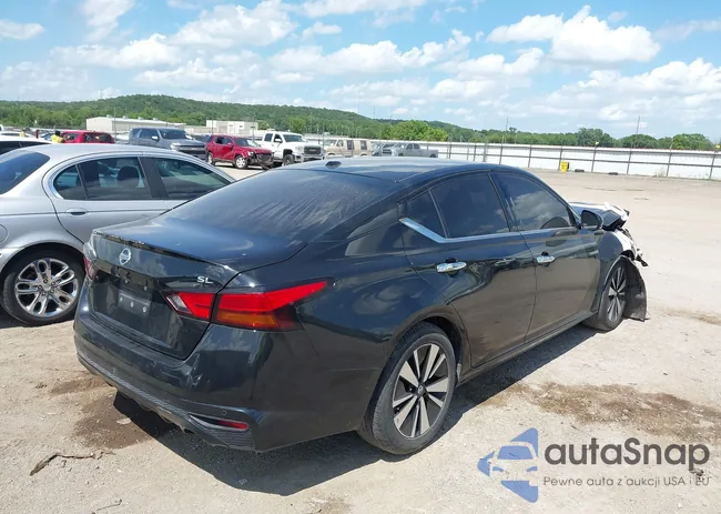 1N4BL4EV1KC202848: 42563185