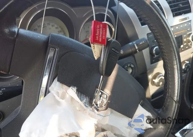 1B3LC56B09N523045: 42563308