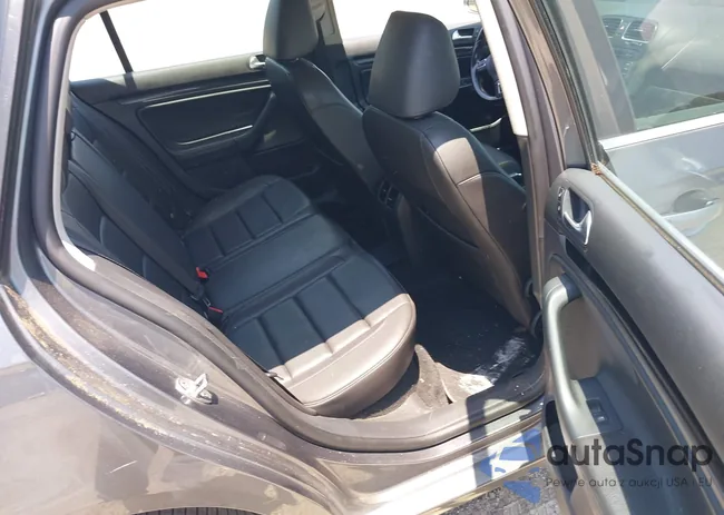 3VWPL7AJ0DM674896: 42563379