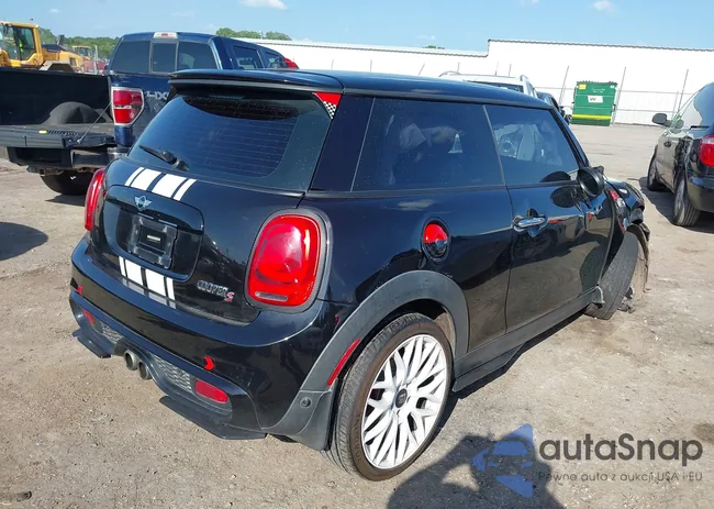 WMWXP7C51F2A40742: 42563382