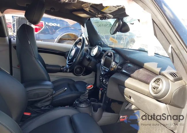 WMWXP7C51F2A40742: 42563382