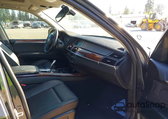 5UXZV4C59D0B03304: 42565884