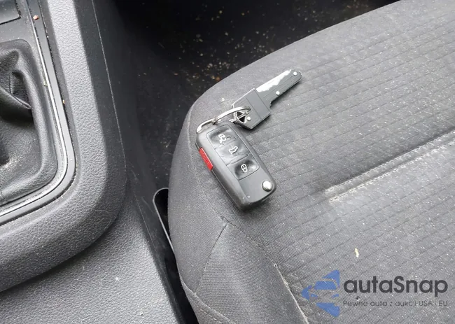 3VWD17AJ9FM215751: 42566886