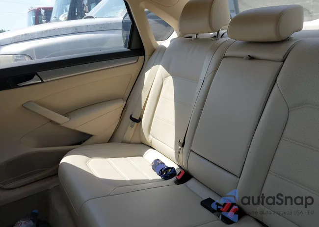 1VWAT7A32FC117757: 42567087