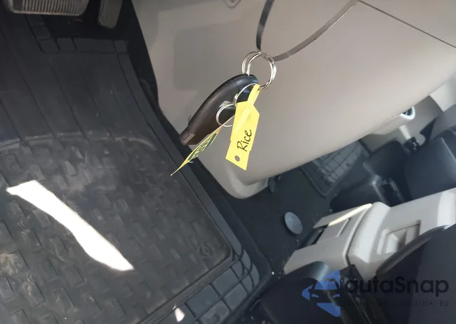 2C4RC1CG6ER231737: 42567632