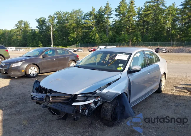 3VWD17AJ0EM257532: 42567775