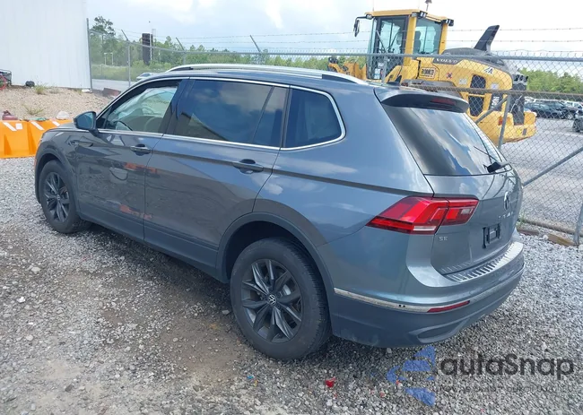 3VV3B7AX0RM072727: 42568052