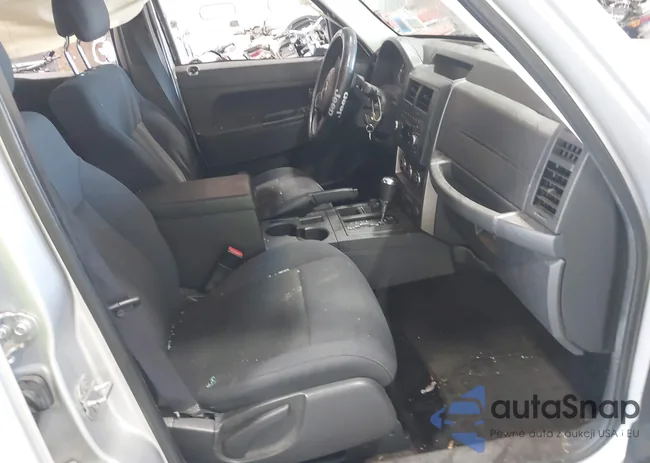 1C4PJMAK6CW136220: 42567237