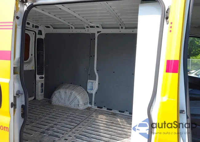 3C6TRVNG4KE535176: 42567459