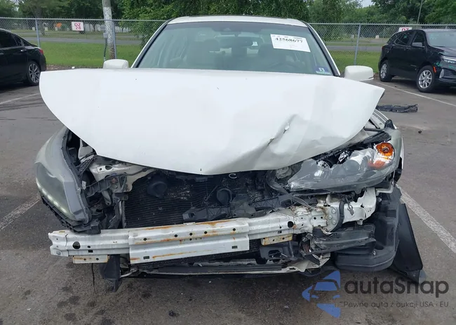 1HGCR3F8XDA022347: 42568677