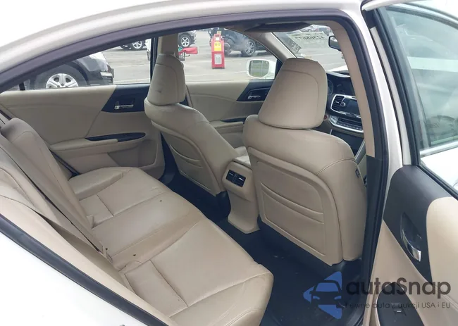 1HGCR3F8XDA022347: 42568677