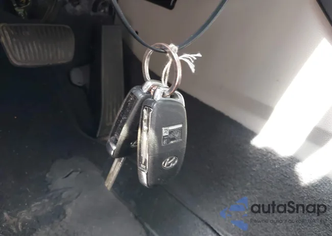 5NPE24AF0GH395112: 42568193