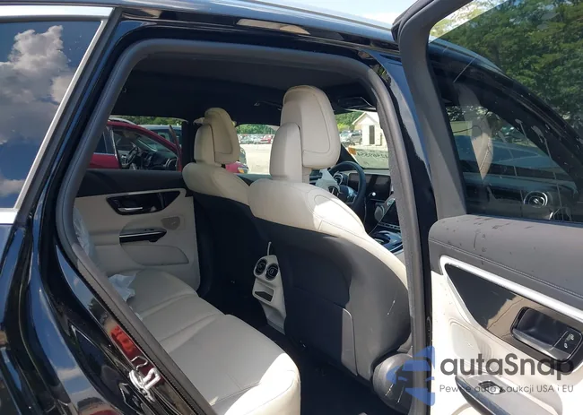 W1NKM4HB1RF142886: 42569554