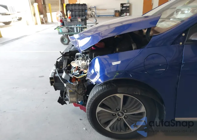 KMHC65LD5MU256281: 42570091