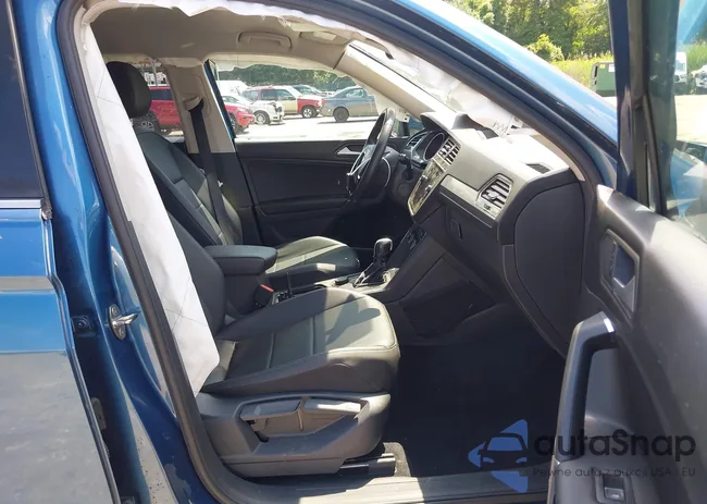 3VV2B7AX2LM128959: 42569167