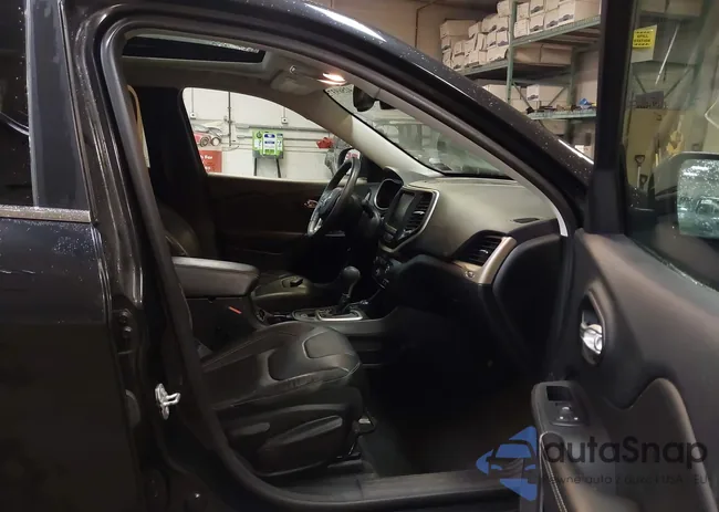 1C4PJMDS2FW681881: 42569375