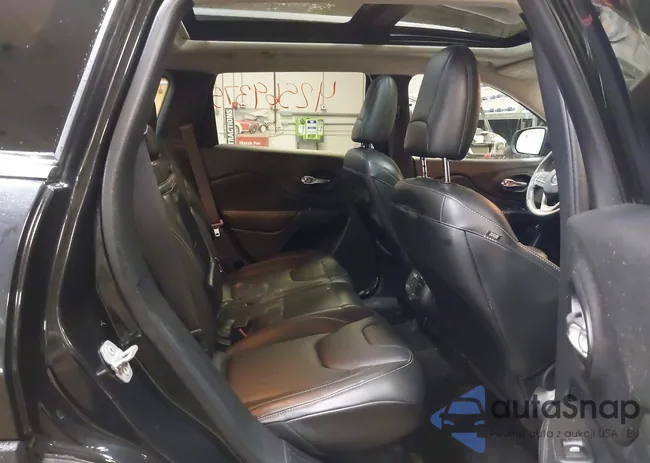 1C4PJMDS2FW681881: 42569375