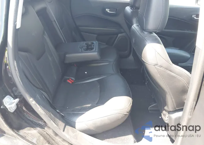 3C4NJCBB9KT613016: 42570739