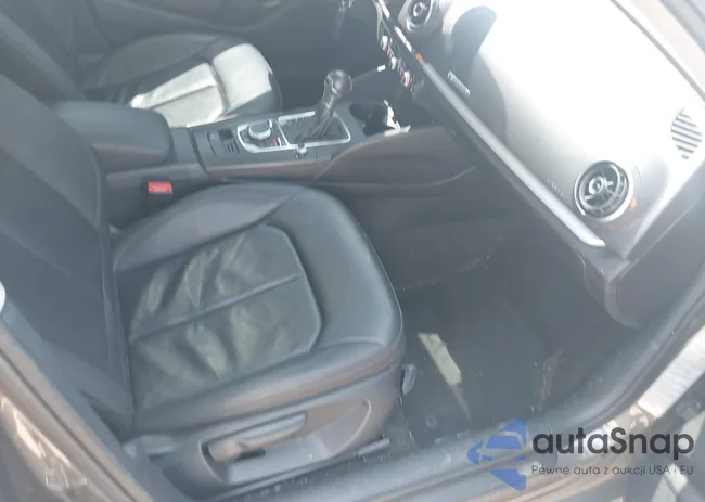 WAUBFGFFXF1048536: 42570258