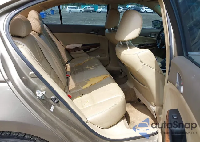 1HGCP36828A046010: 42570339