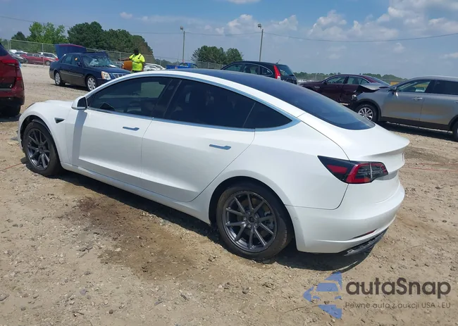 5YJ3E1EA6JF023078: 42571570