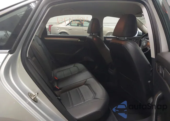 1VWAT7A34FC103407: 42571751