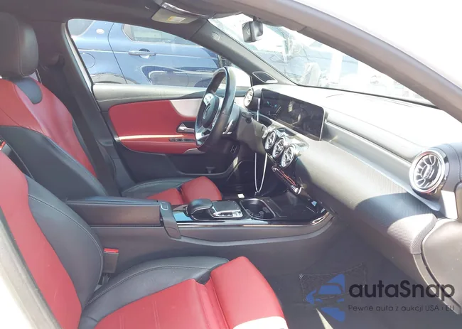 W1K3G4EB3LW047282: 42571180