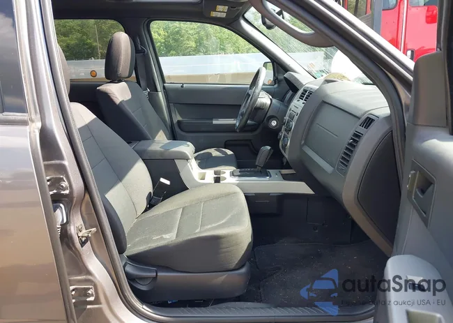 1FMCU9D75CKC22907: 42571195