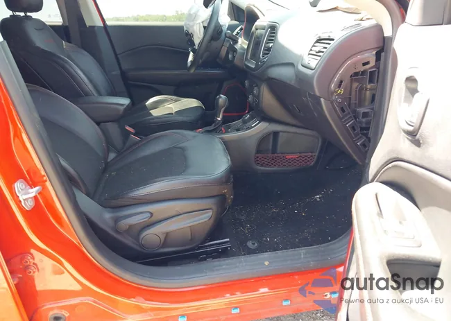 3C4NJDDB1KT793885: 42572720