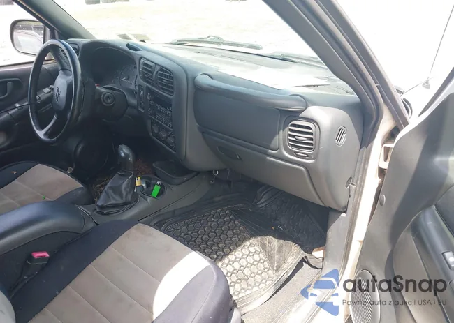 1GNCT18X83K143404: 42572749