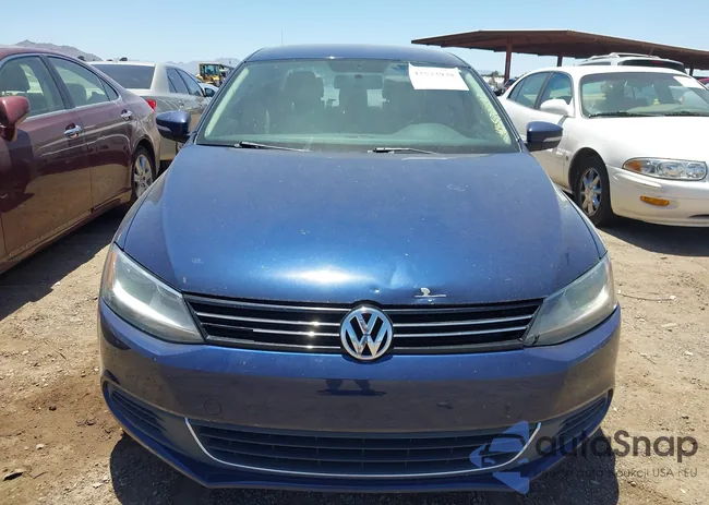 3VWC57BU1KM132219: 42572978