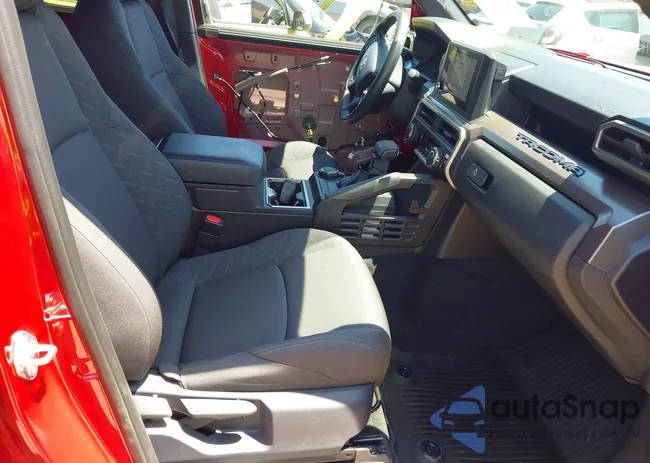 3TYLB5JN6RT057235: 42572316