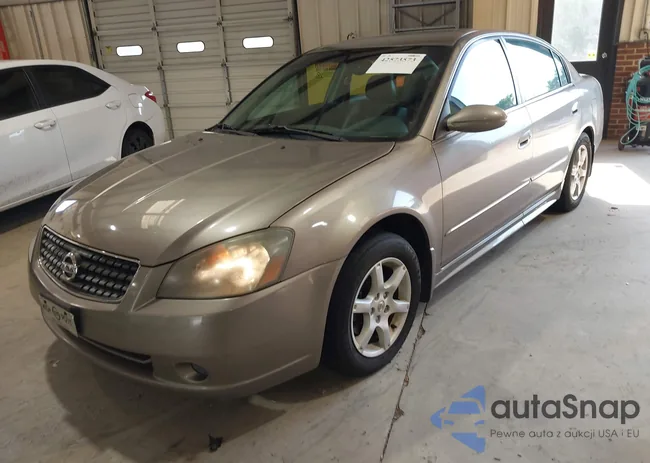 1N4AL11D35C184719: 42573573