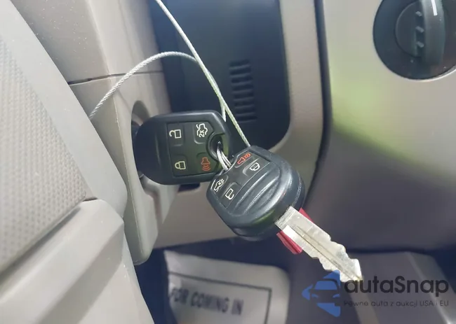 1FMJU2A51DEF57129: 42573953