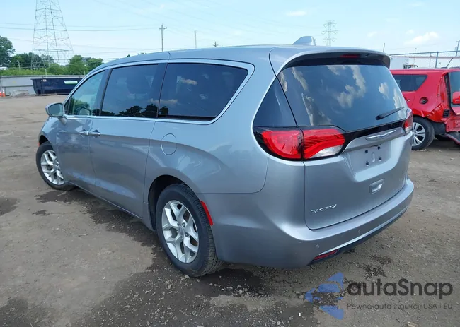 2C4RC1FG9JR104549: 42573235