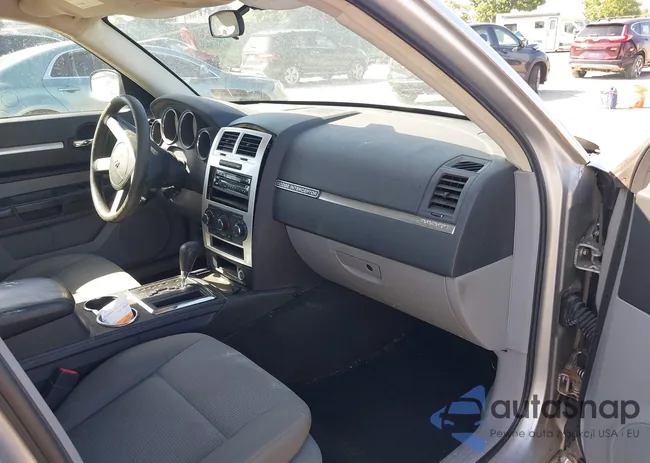 2B3KA43G88H334078: 42573318