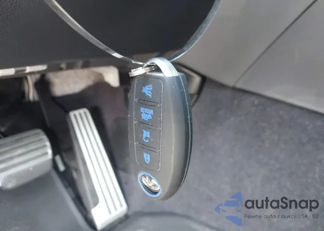 JN8CS1MW2HM415695: 42575916