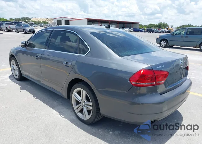 1VWBS7A37EC120790: 42576941