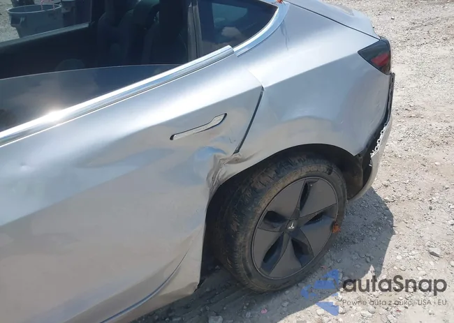 5YJ3E1EB3JF104435: 42576214