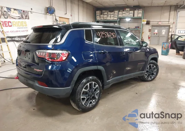 3C4NJDDB0KT709054: 42576287