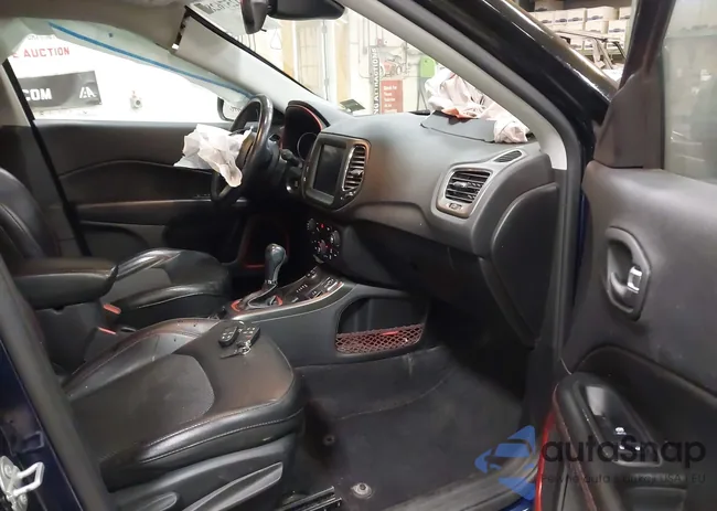 3C4NJDDB0KT709054: 42576287